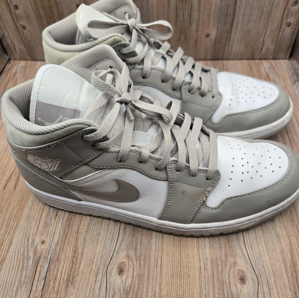 Nike Men's Gray and White Sneakers